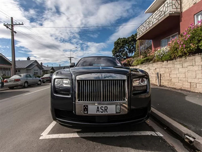Rolls-Royce không coi Mercedes Maybach là đối thủ